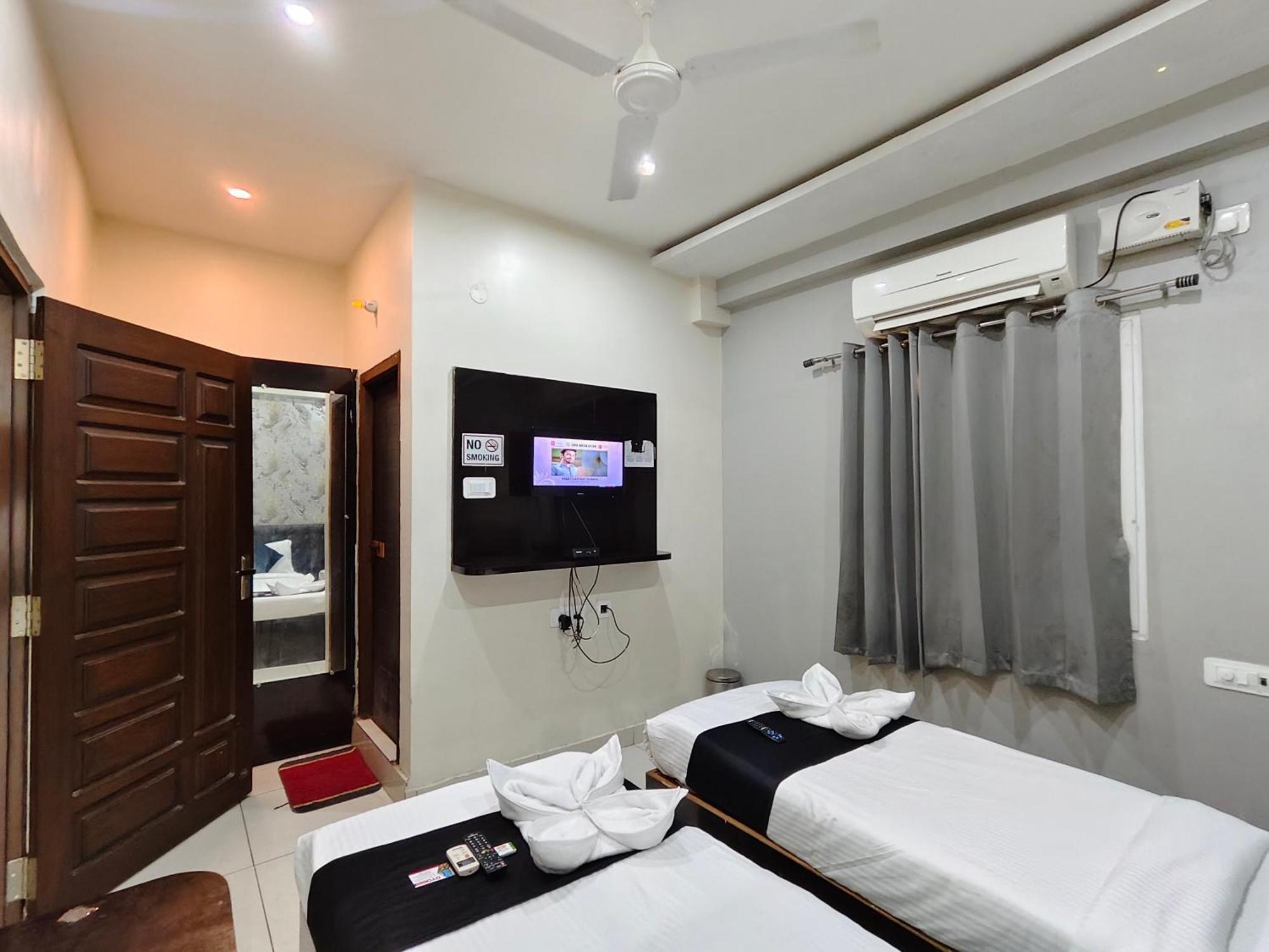 Hotel Grandview Kondapur  Exterior photo
